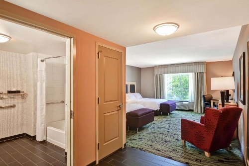 Hampton Inn By Hilton & Suites Raleigh Crabtree Valley image 2