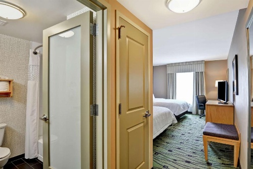 Hampton Inn By Hilton & Suites Raleigh Crabtree Valley image 5