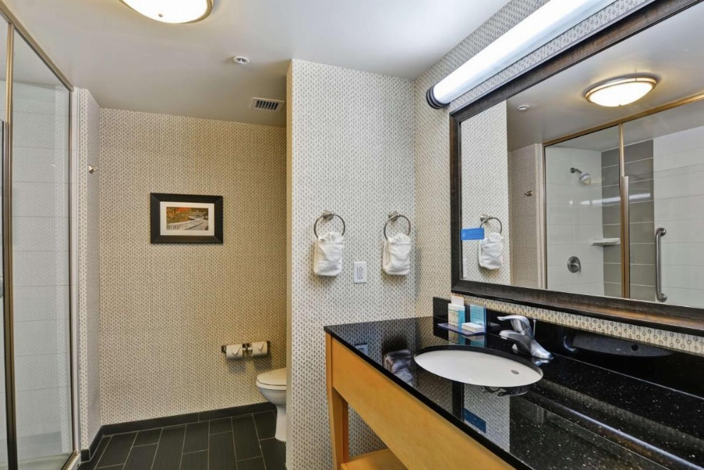 Hampton Inn By Hilton & Suites Raleigh Crabtree Valley Image 6